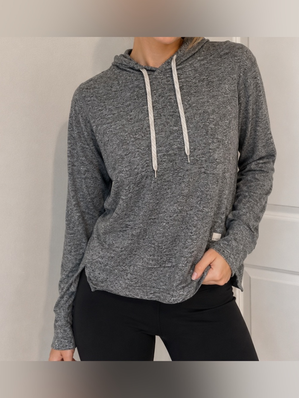 Vuori Halo Essential Hoodie size S women long sleeve